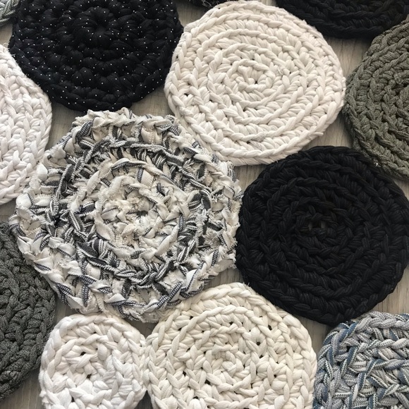 Decorative Rug. NWOT. - Picture 2 of 7